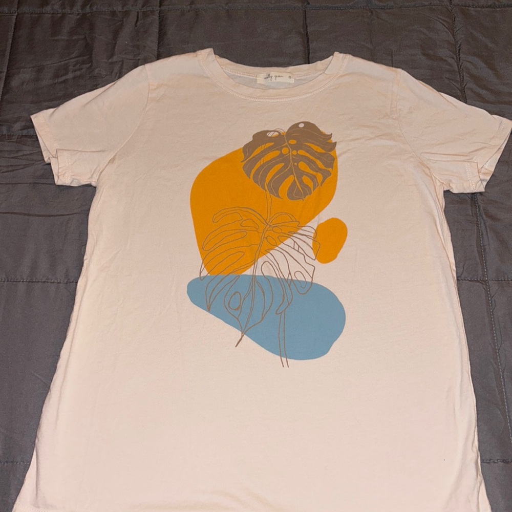Molly Green T-Shirt. Size Medium. Great condition.